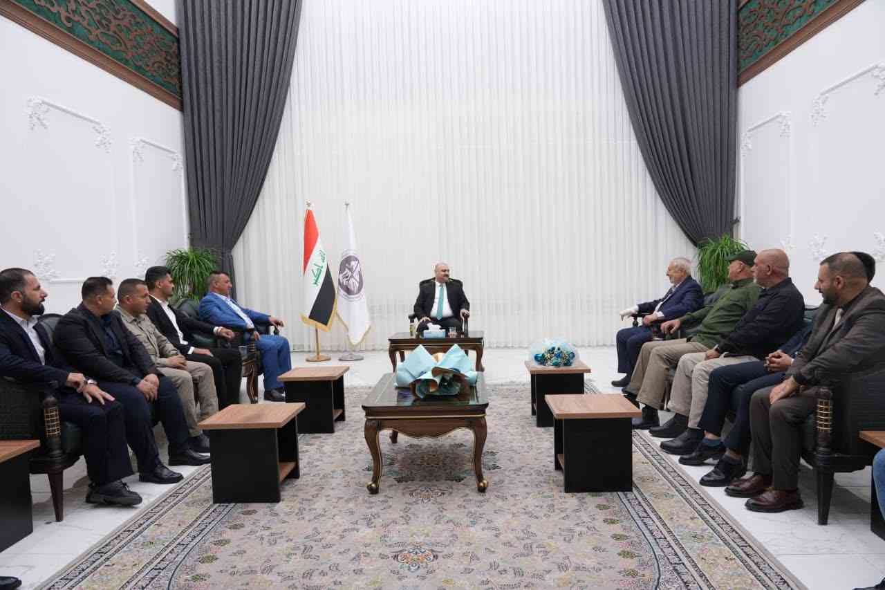 استقبل السيد محافظ كركوك محمد سمعان اغا وفد ضم عدد من الشخصيات الكريمة في العلاقات العامة للحـ.ـشد الشـ.ـعبي ضمن قيادة  عمليات كركوك وشرق دجلة .