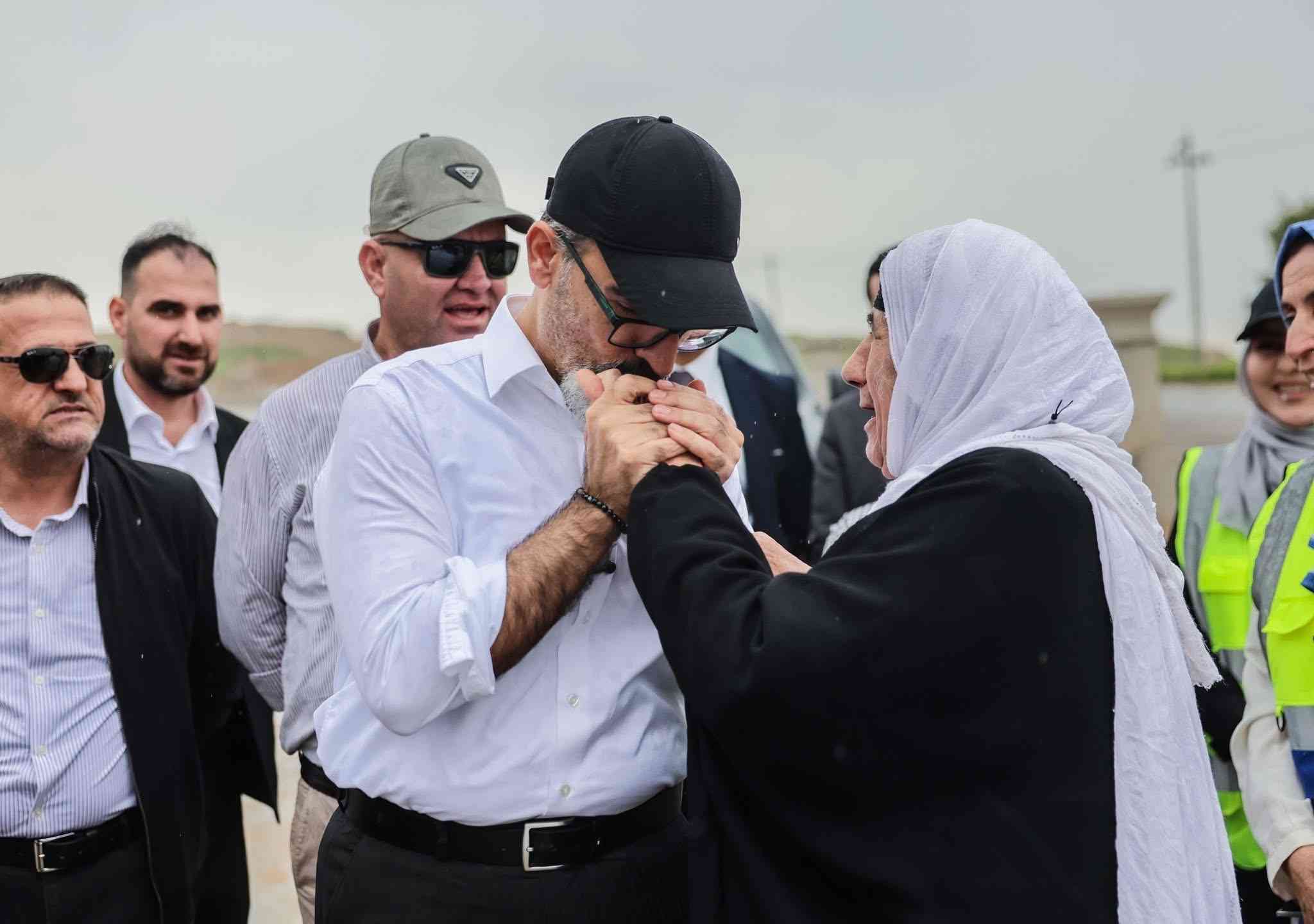 شارك محافظ كركوك السيد ريبوار طه   في حملة لزراعة الأشجار في حديقة ومتنزه الرئيس مام جلال على طريق كركوك – السليمانية.